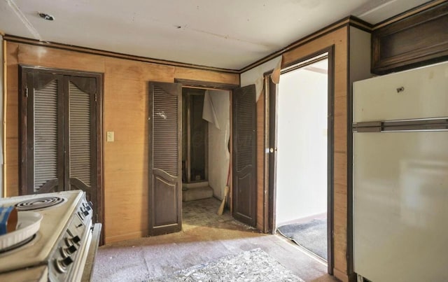 bathroom with ornamental molding