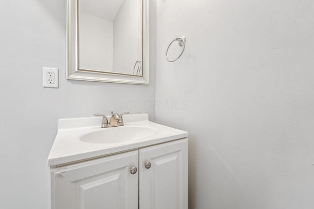 392 Morrison Ave, Columbus, OH 43205 - bathroom featuring vanity