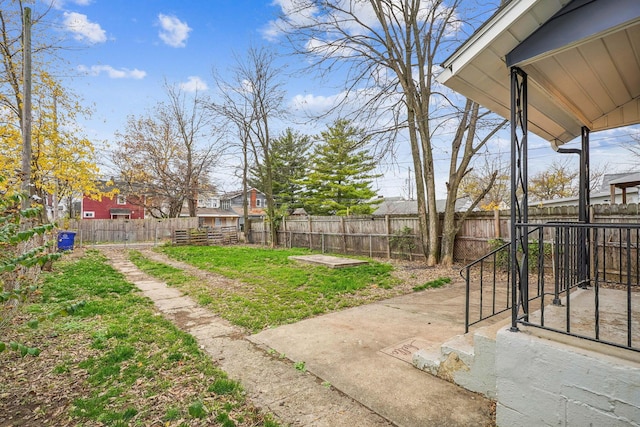 view of yard featuring a patio