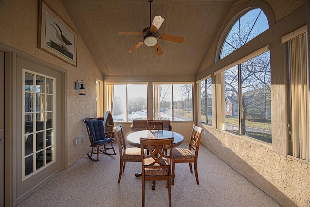 sunroom / solarium featuring vaulted ceiling and ceiling fan