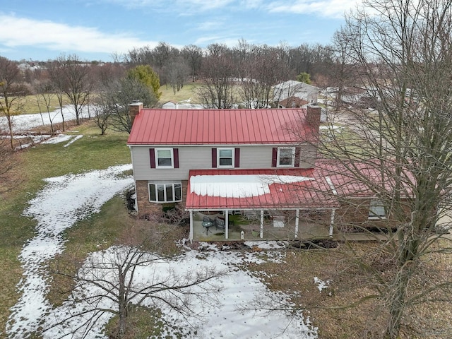 view of front facade featuring a yard