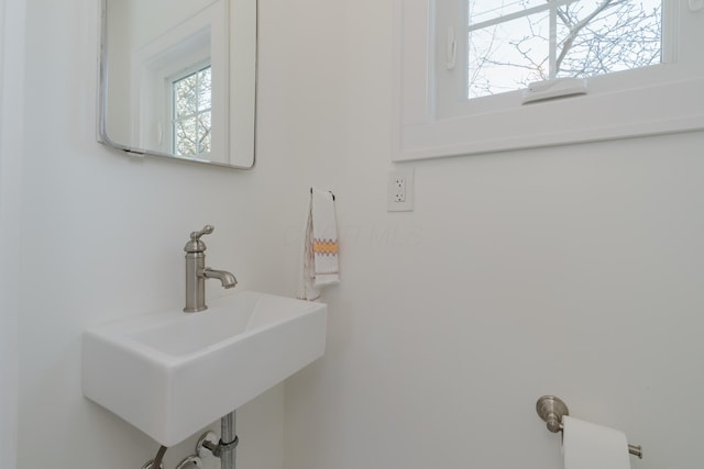 bathroom with sink