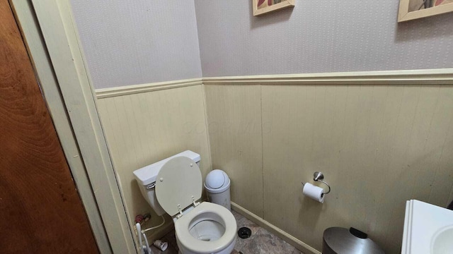 bathroom featuring toilet