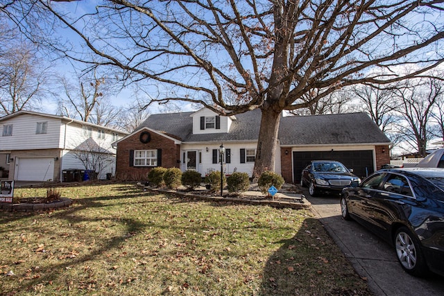 view of front facade with a front yard