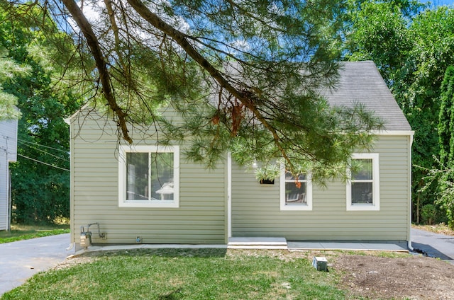 exterior space featuring a yard