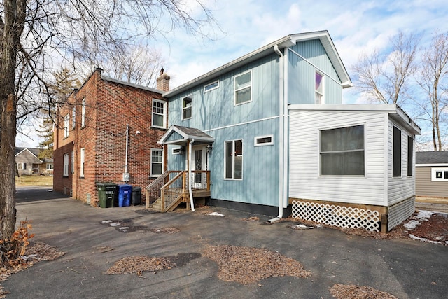 view of front of property