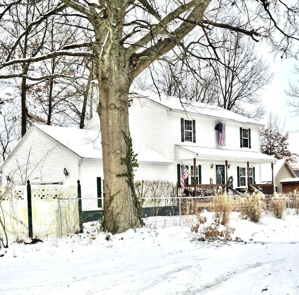 view of front of house featuring a porch