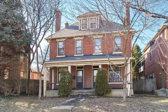 view of front of property featuring a porch