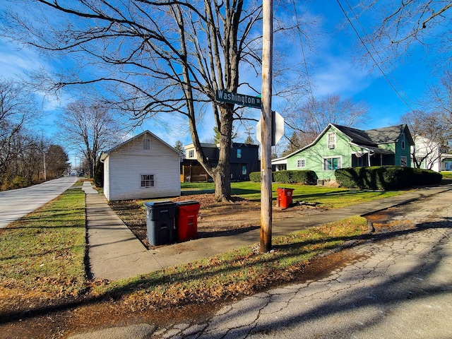 view of home's exterior