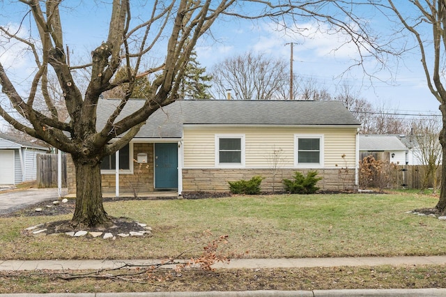 view of front of house with a front lawn