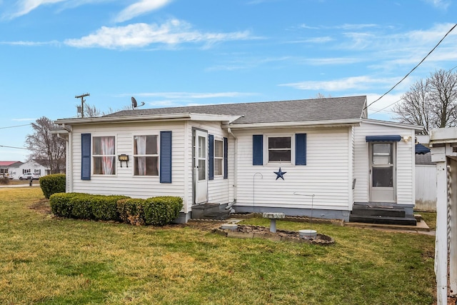 view of front facade with a front yard