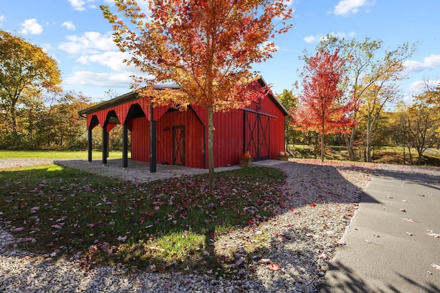 view of outbuilding