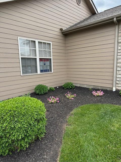 3 Claire Ct, Circleville, OH 43113 - view of property exterior with a shingled roof