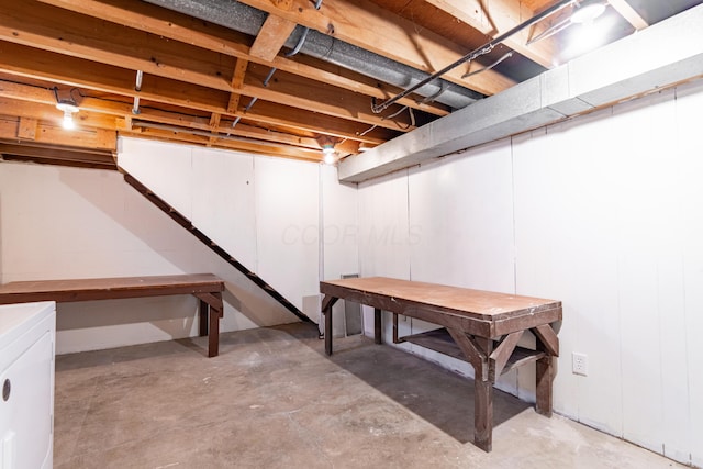 basement featuring washer / dryer