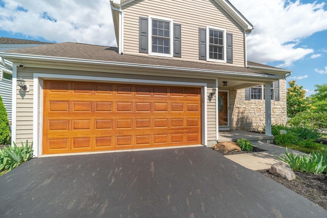 view of front facade featuring a garage