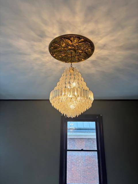 room details with a chandelier