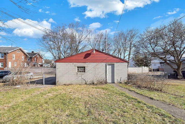 view of outdoor structure with a yard