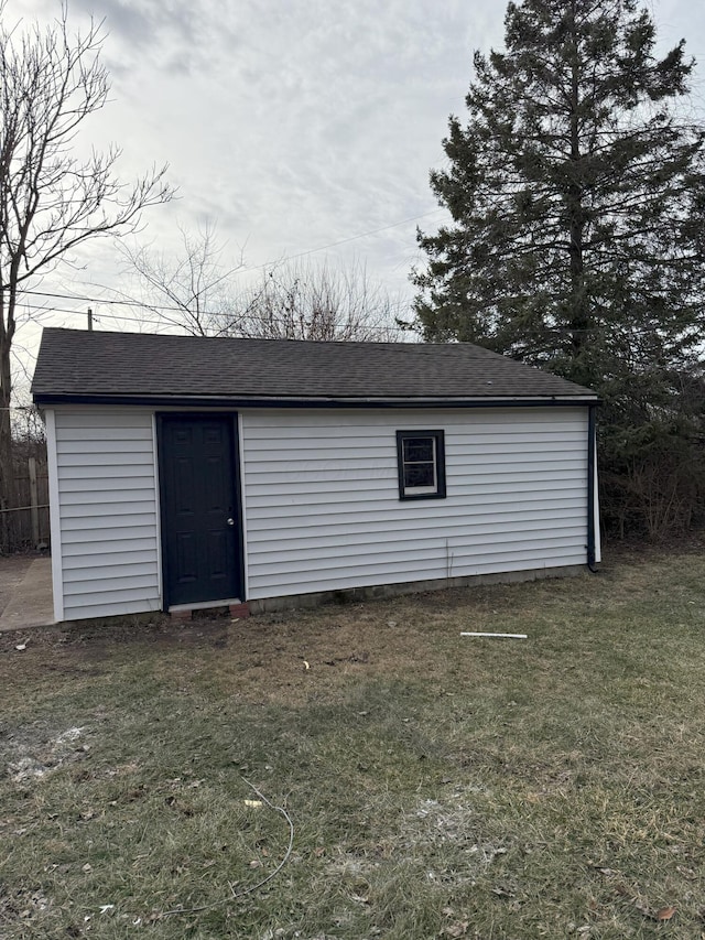 view of outdoor structure featuring a yard