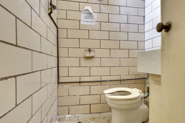 bathroom featuring toilet