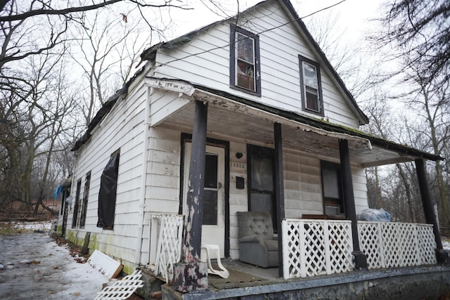 view of front of house featuring covered porch