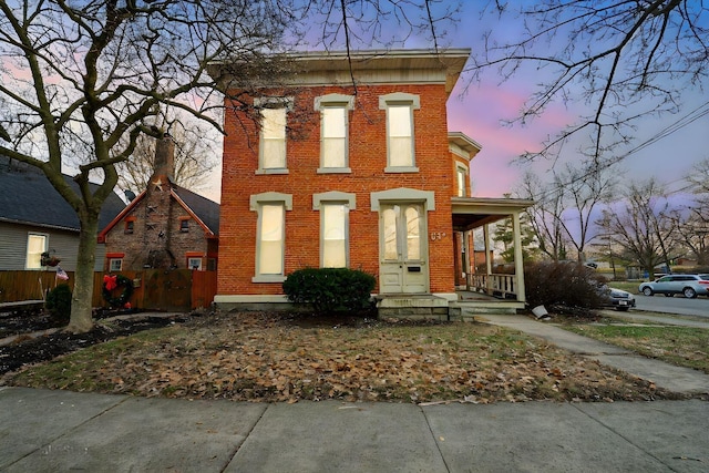 view of front of property