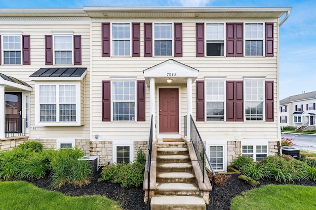 7083 Gallant Fox Dr Unit 4, New Albany, OH 43054 - multi unit property featuring central AC unit