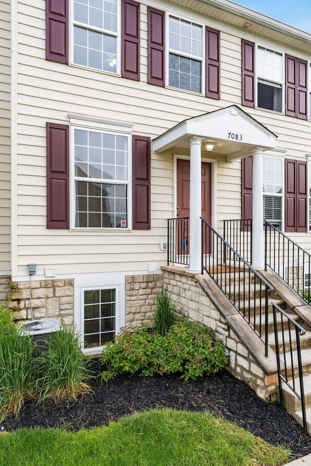 7083 Gallant Fox Dr Unit 4, New Albany, OH 43054 - view of property entrance