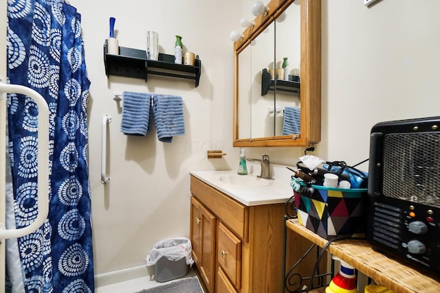 bathroom with vanity