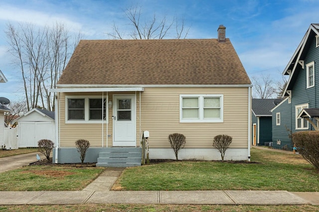 view of front of house featuring a front yard