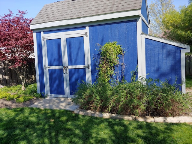 view of outbuilding