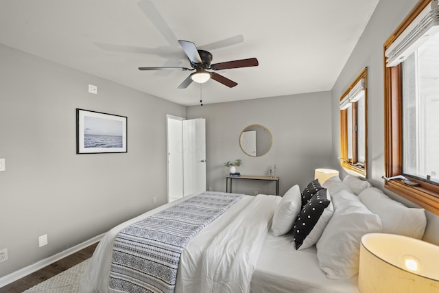 bedroom with ceiling fan