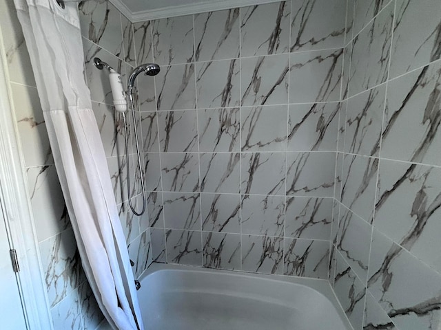 full bath with shower / bathtub combination with curtain