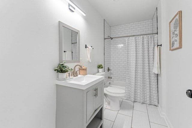 full bathroom featuring vanity, toilet, and shower / tub combo with curtain