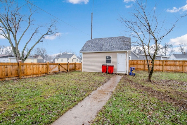 4874 Ridge St, Columbus, OH 43207 - view of yard featuring an outdoor structure
