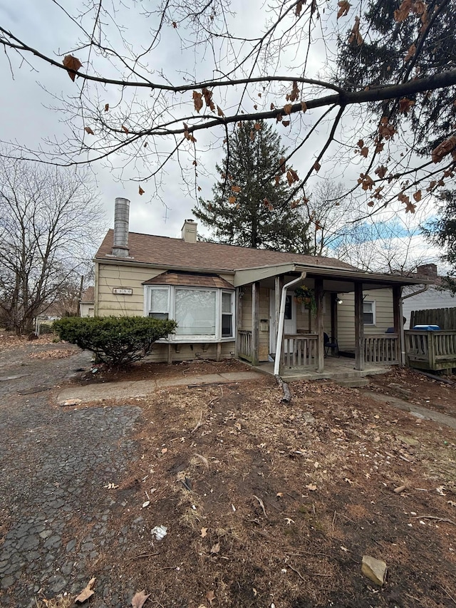 view of front of house featuring covered porch