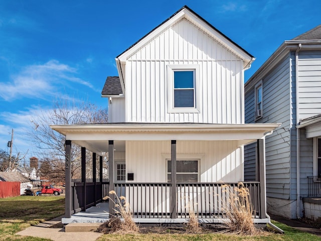 view of front of home featuring a porch