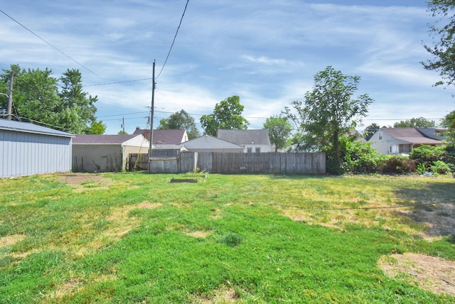 view of yard featuring fence