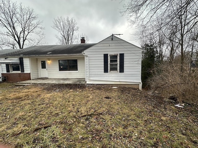 view of front of property with a patio