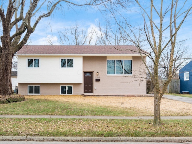 view of front of house with a front yard