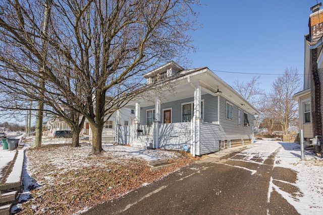 view of front of property with covered porch