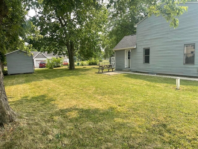 view of yard with a patio area