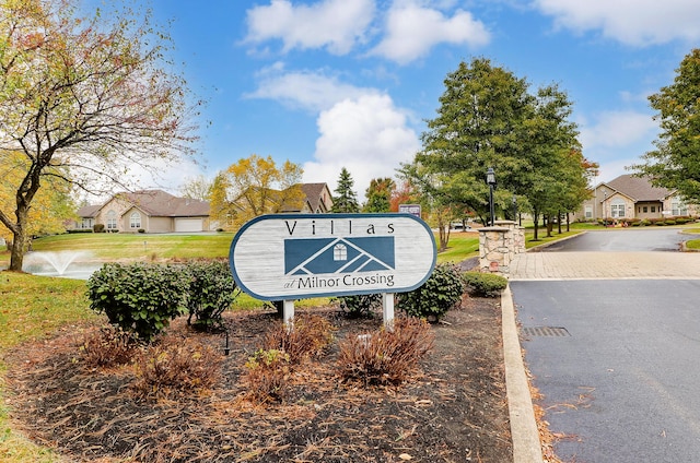 view of community / neighborhood sign