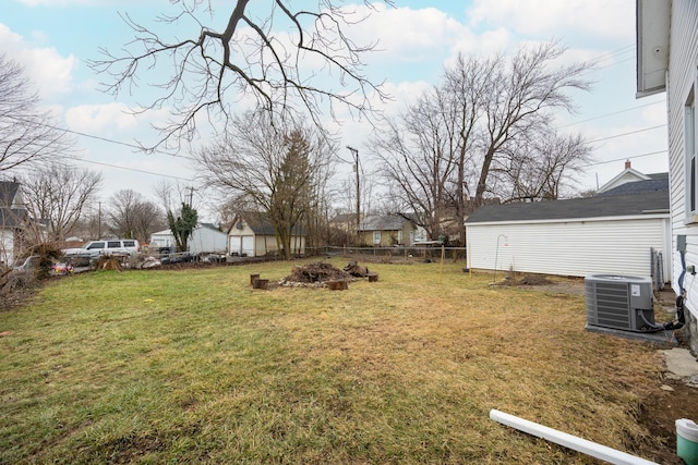 view of yard featuring central AC unit