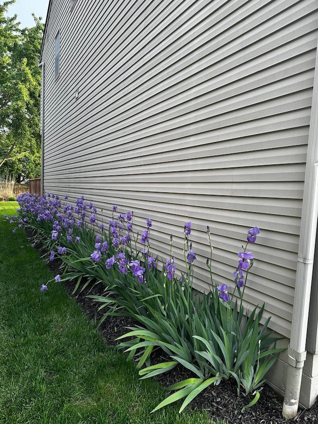 5037 Langcroft Dr, Hilliard, OH 43026 - view of side of property
