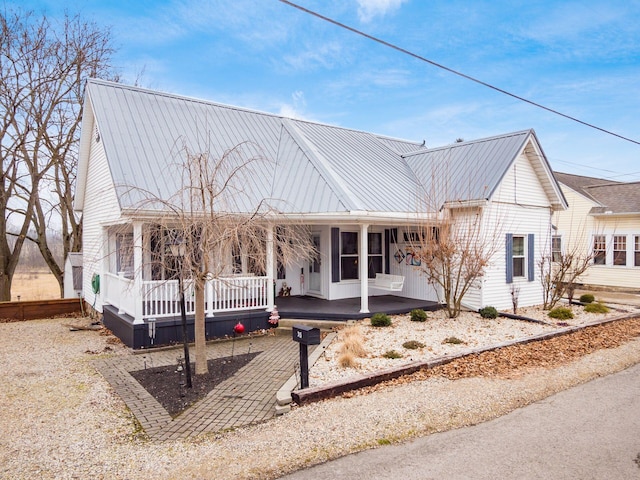 view of front of home with covered porch