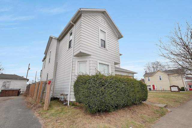 view of front of home with a front yard