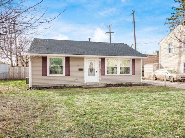 view of front of house with a front lawn