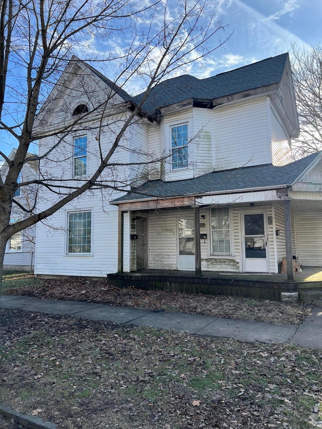 view of front of property with a porch