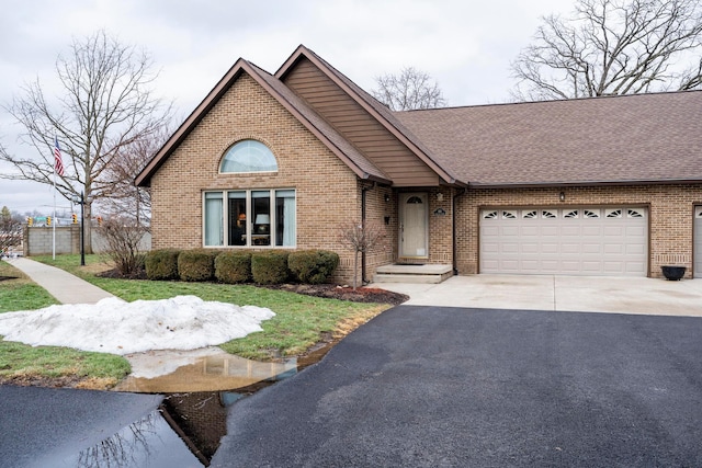 view of front facade featuring a garage