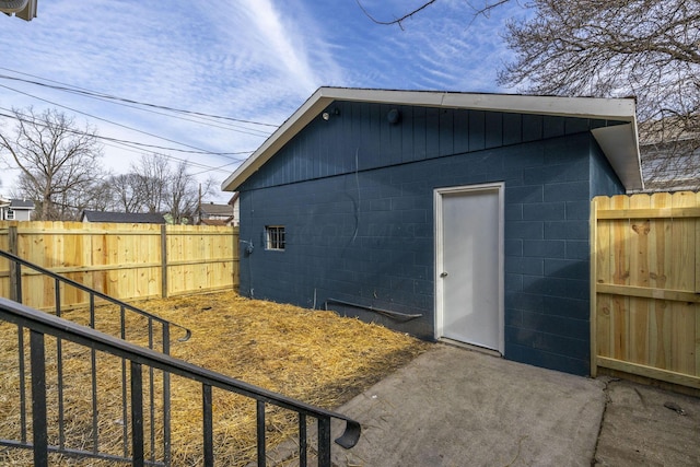 view of outbuilding